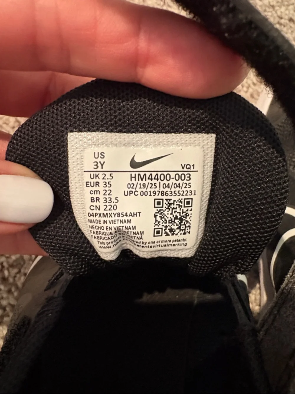 Nike Black and White Kids' Training Shoes - Picture 2 of 4
